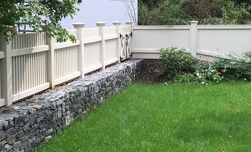 work photo from colonialfences.com
