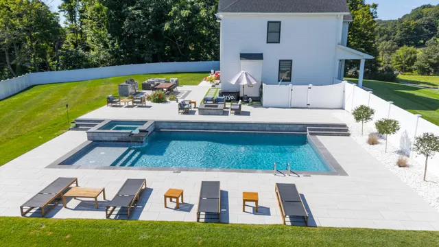 work photo from poolscapepool.com
