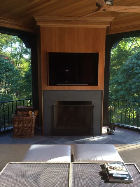 outdoor fireplace.JPG