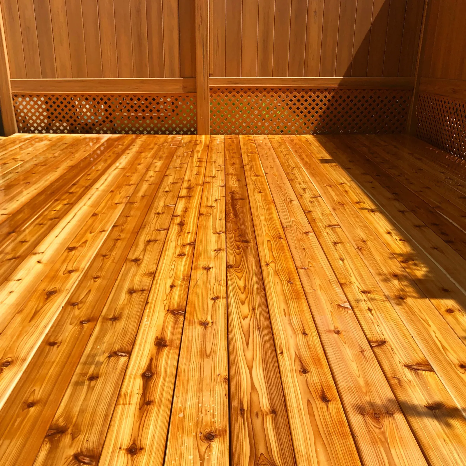 Custom-Deck-Woodworking-2-Plank-And-Pine.jpg