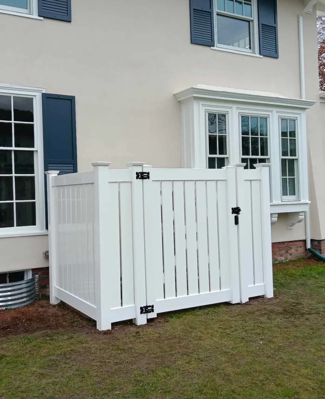 Correia Custom Fence LLC