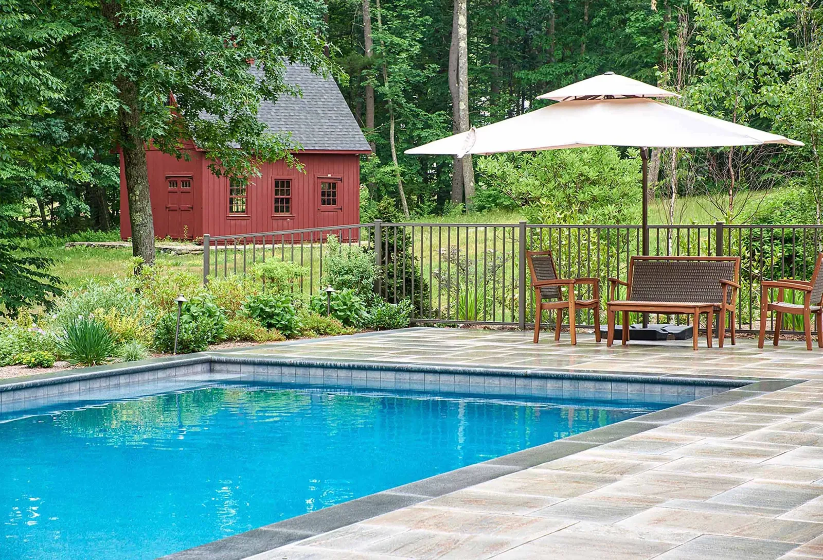 2026_MinglewoodLLC_Homepage_InfinityEdgePool.jpg