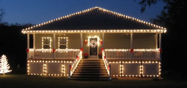 work photo from elitechristmaslights.com