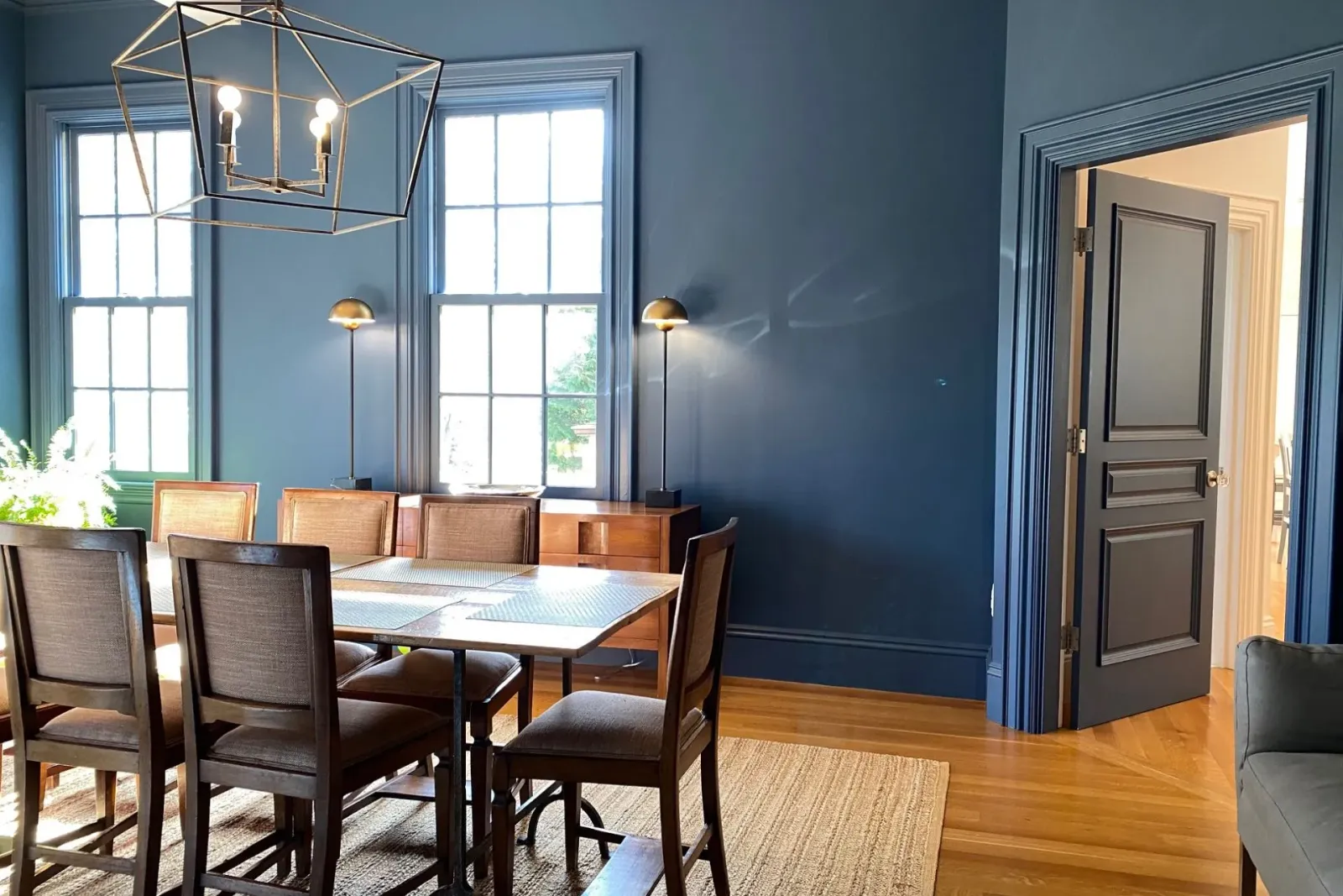 Beuatiful blue dining room