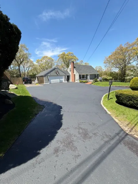 Sealed driveway with clean edges