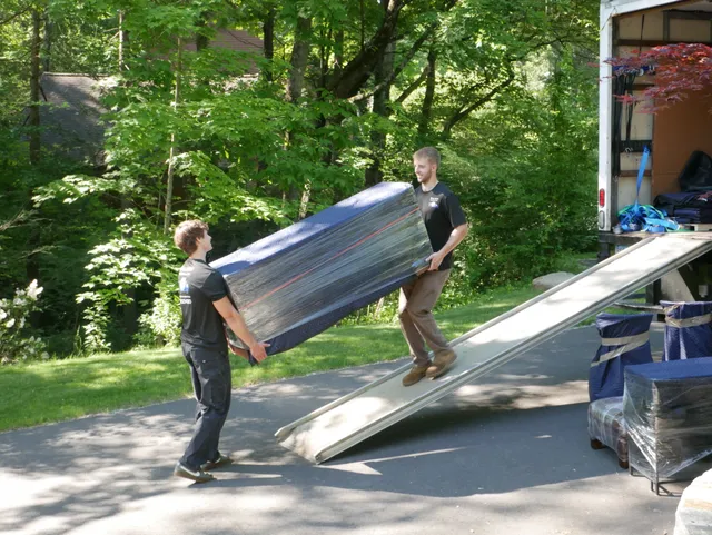 Ballard's Moving & Junk work photo