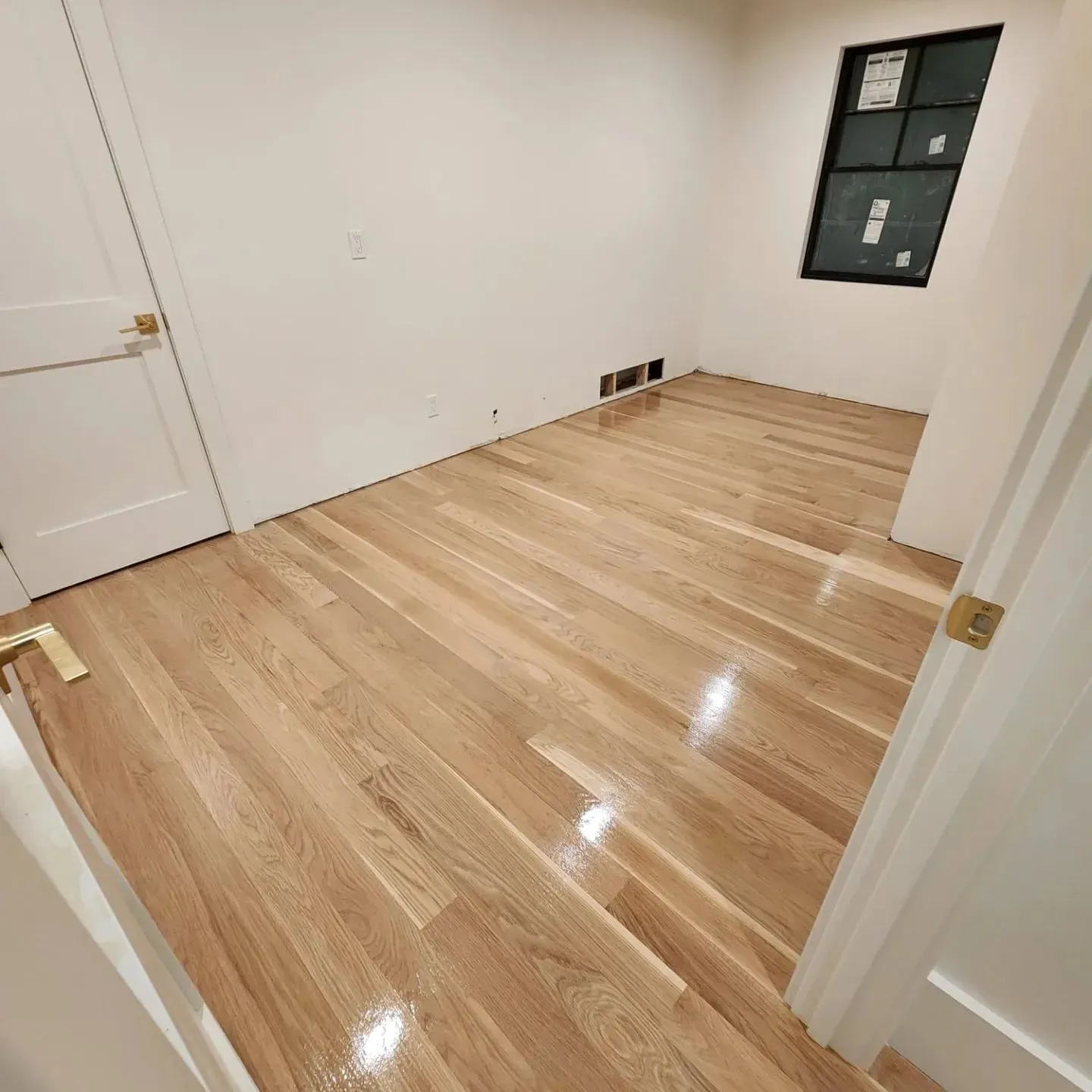 work photo from revolutionhardwoodfloor.com