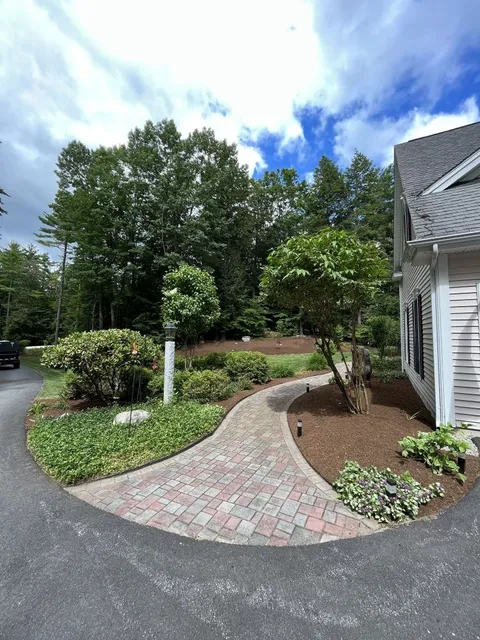 work photo from limitlesslawn.com