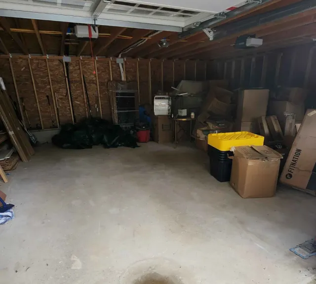 work photo from anchorlinejunkremoval.com