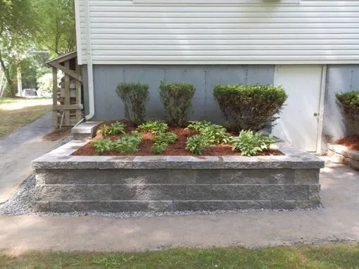 FLOWER BED & HARDSCAPES