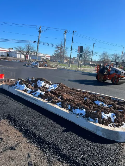 Asphalt paving