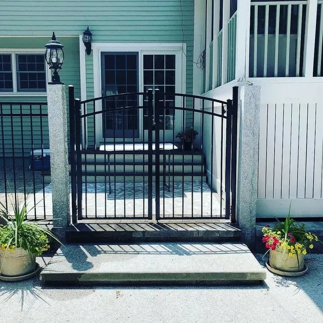 Aluminum fence installation