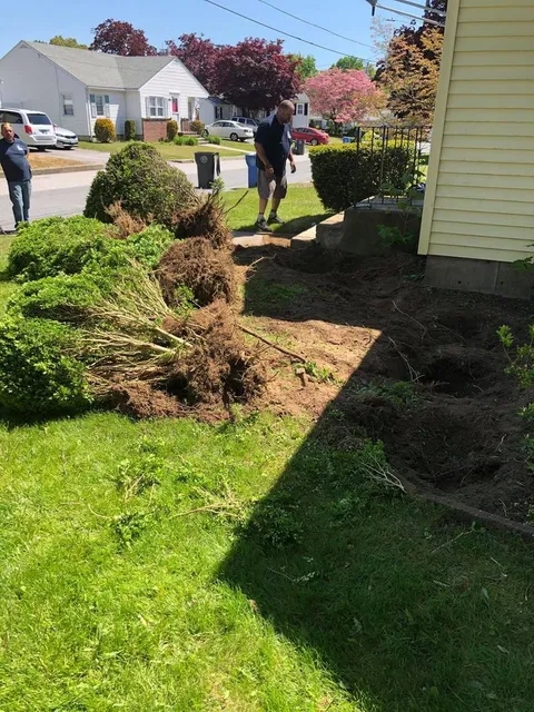 work photo from mikeslandscapingri.com