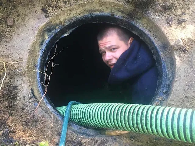 work photo from djssepticpumping.com