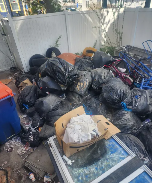 work photo from khalensjunkremoval.com