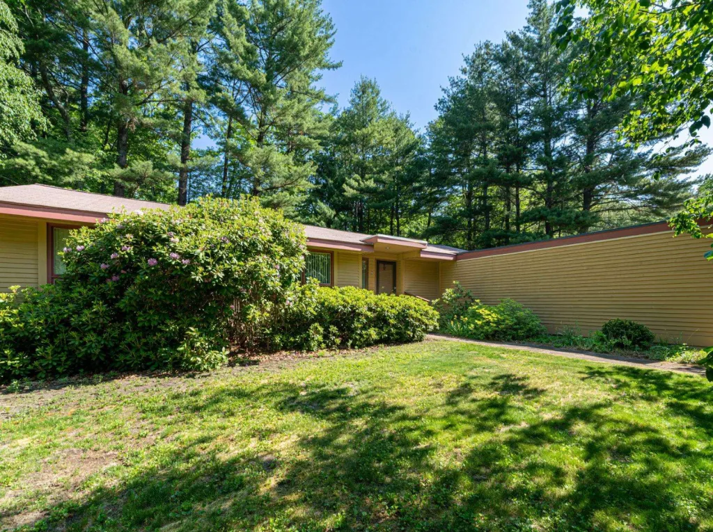 5 DRYDEN AVENUE, Nashua, NH