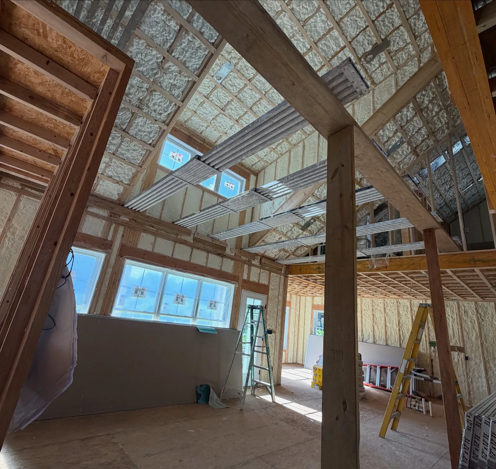 Swipe ⬅️ to see the progress over at our RYBO Custom Home Build in Melrose, MA. Some good insulation, plaster, and exterior pics now that we’re moving towards flooring and finish :) #customhomebuilder #customhomebuildermassachusetts #homebuilders #generalcontractors #thebest