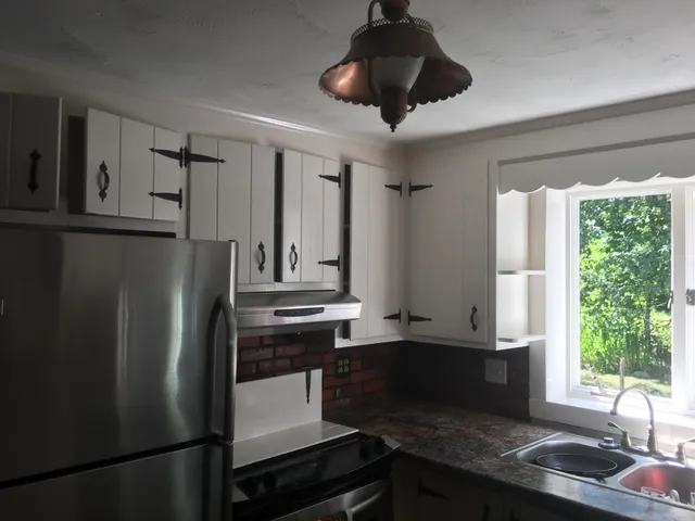 MAINELY KITCHENS AND BATHS work photo