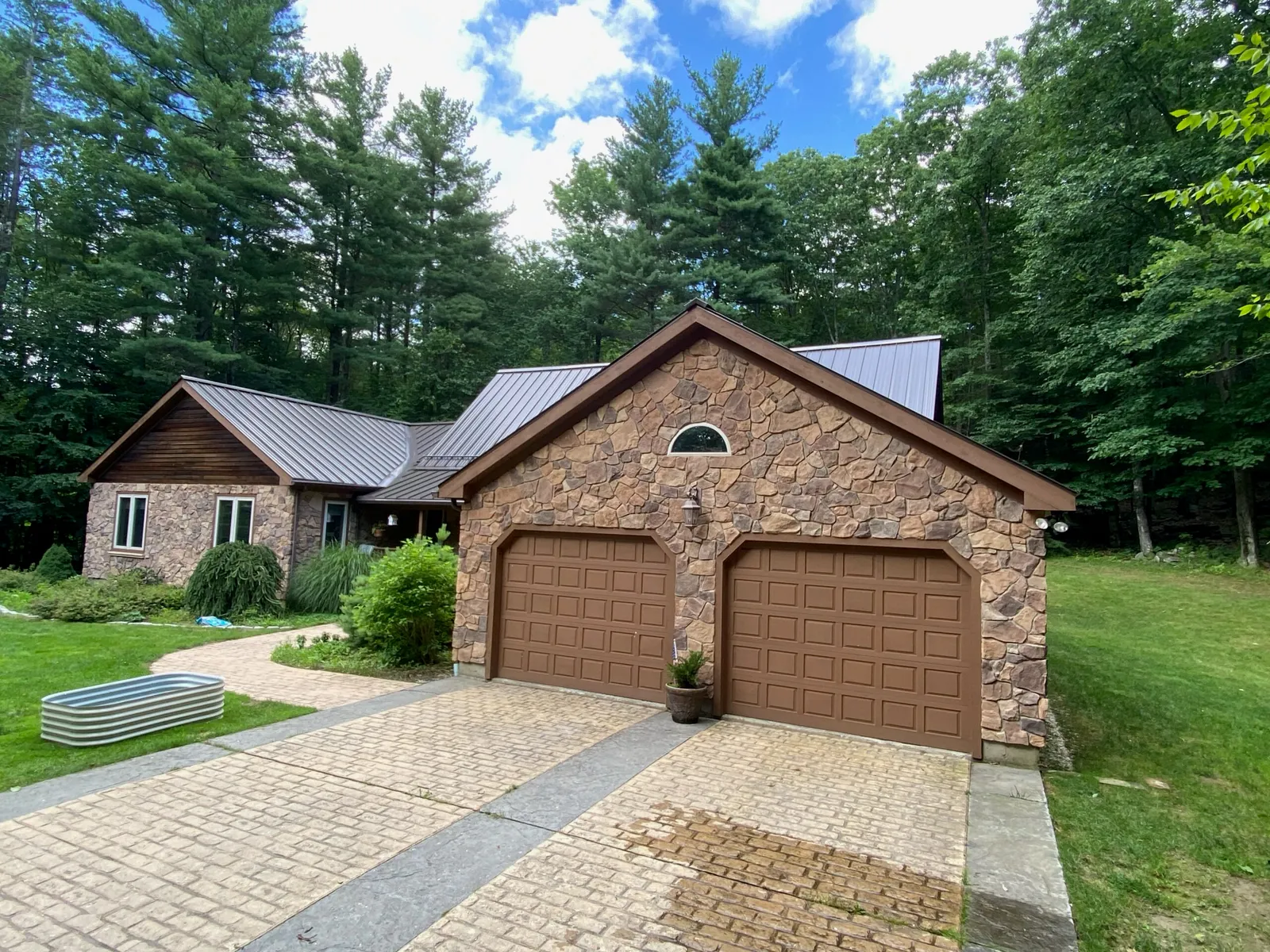 work photo from modernssmetalroofing.com