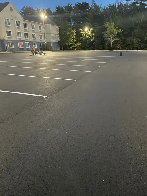 Asphalt paving and sealcoating work in southern Maine