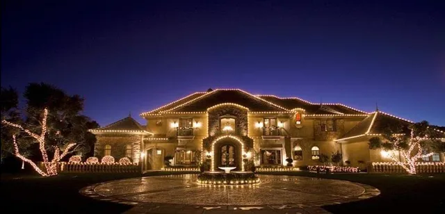 work photo from elitechristmaslights.com