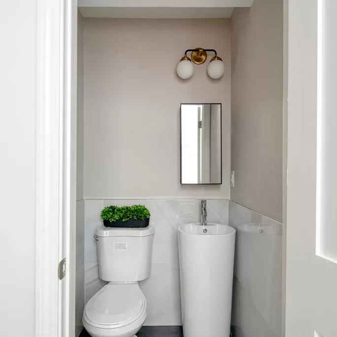 a picture of a bathroom