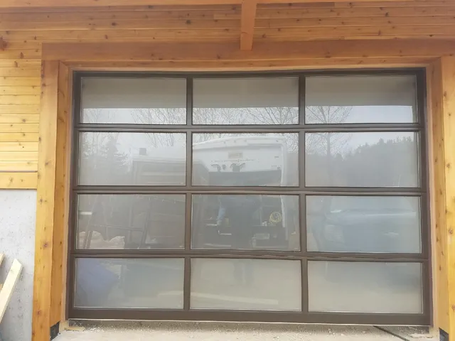 work photo from lizziesgaragedoors.com