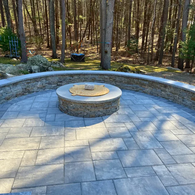Round Fire Pit with Seating Wall