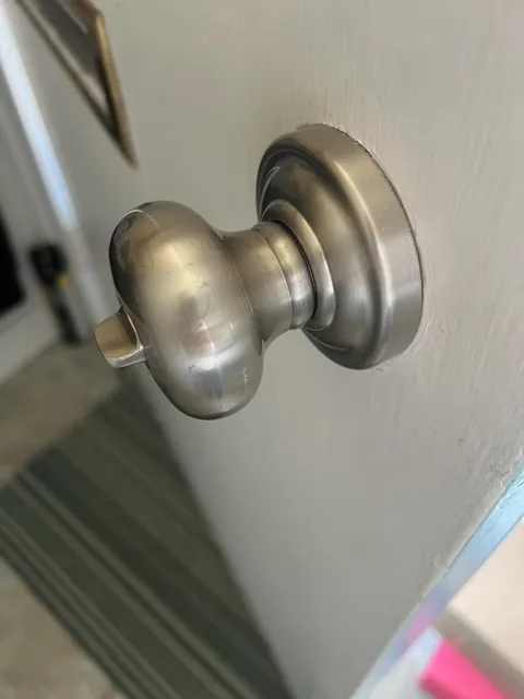 work photo from bluefinlocksmithandgaragedoors.com