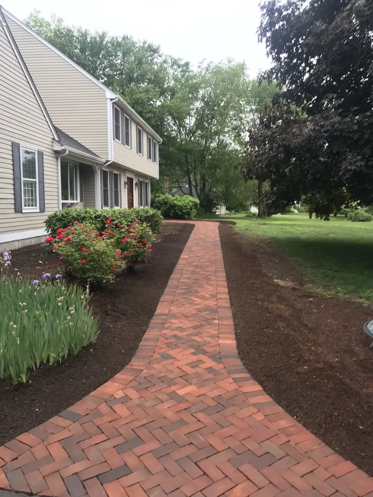work photo from leandrolandscapema.com