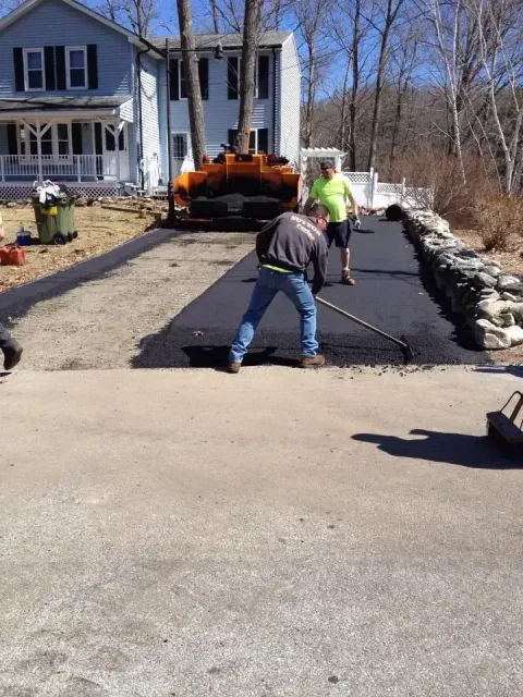 Asphalt paving