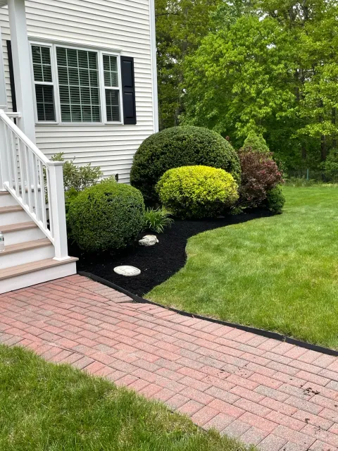 work photo from luxurylandscapinginc.com