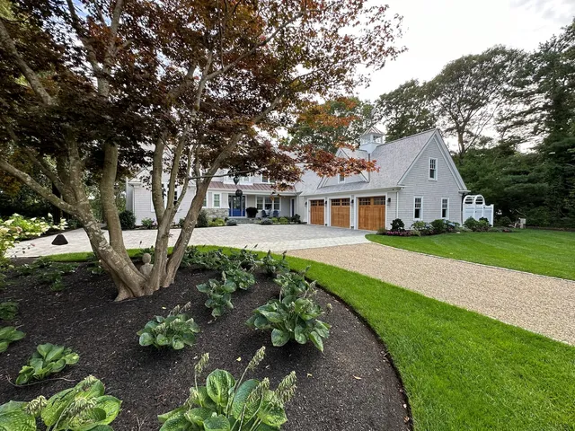 work photo from execlandscaping.com