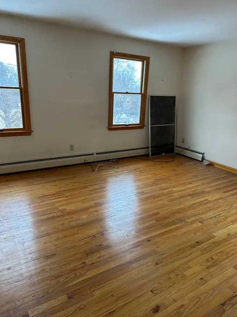 Empty bedroom after cleanout