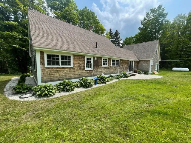 Louie's Lawn Care LLC work photo