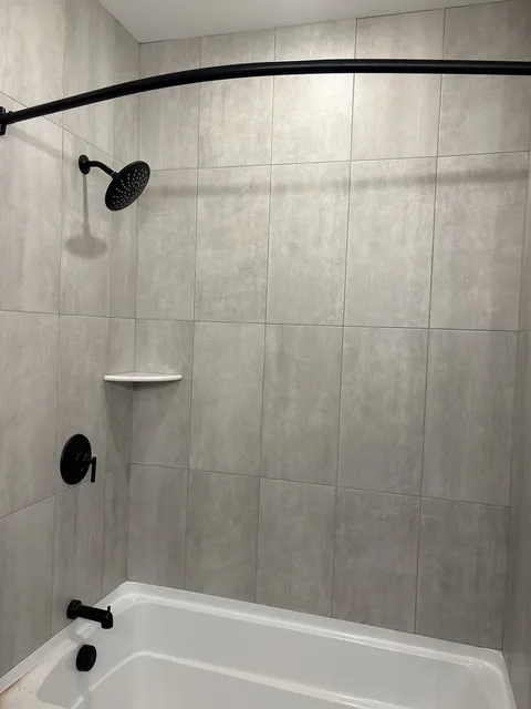 Tub Surround with Matte Black