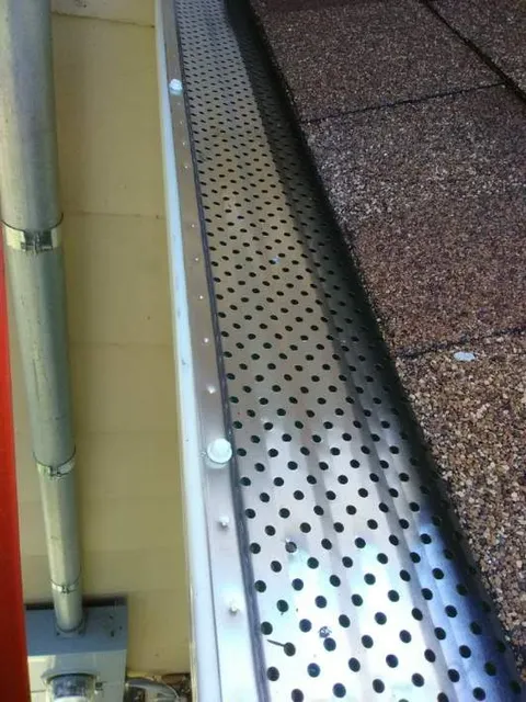 R & J Seamless Gutters work photo