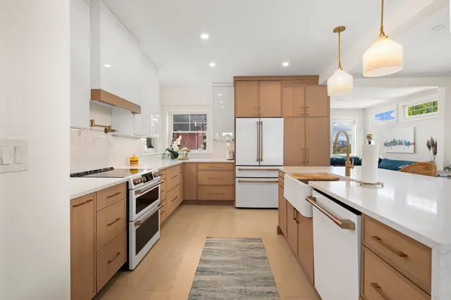 White oak and white kitchen with quartz counters