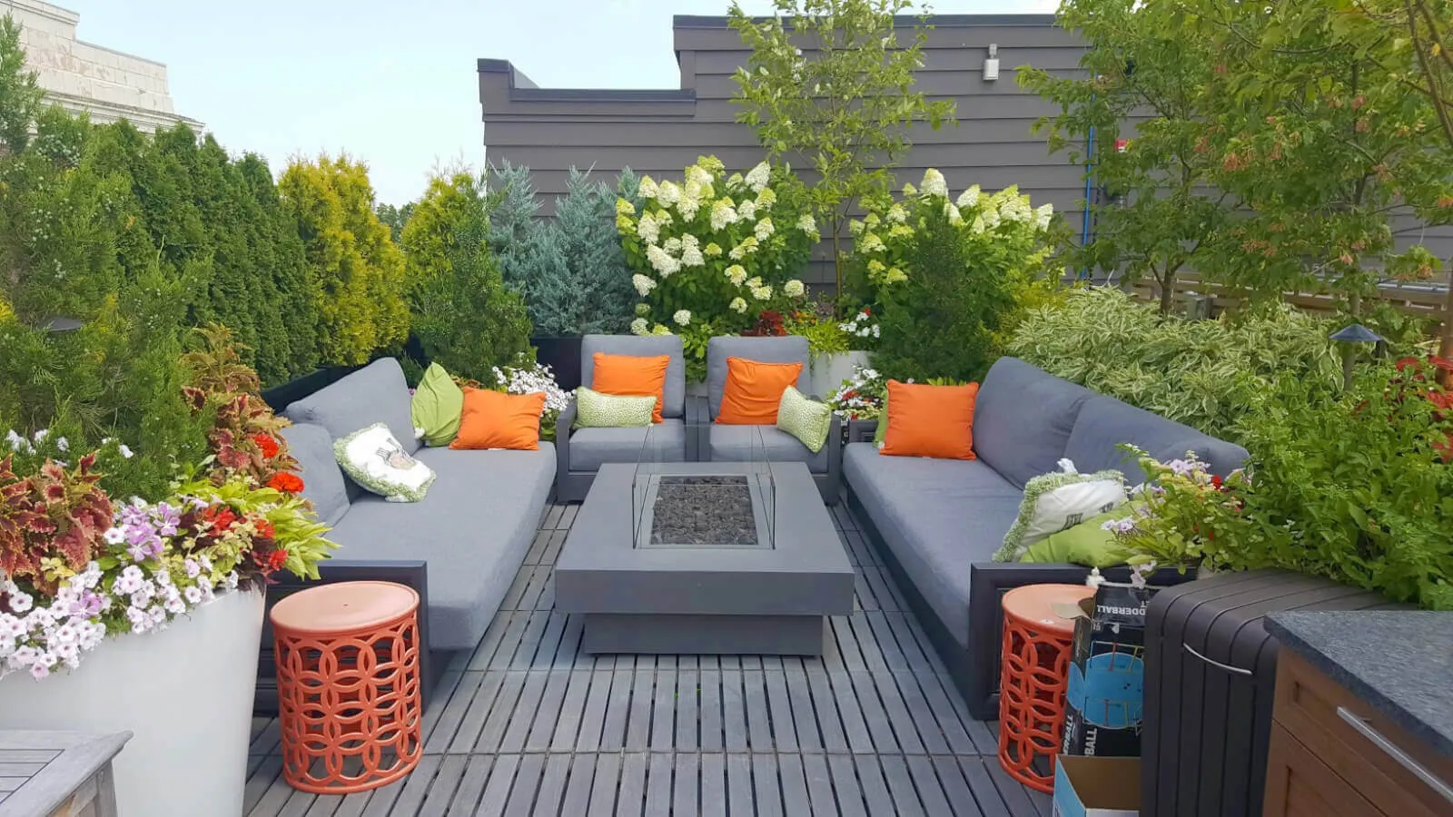 Exterior Greenscaping Service