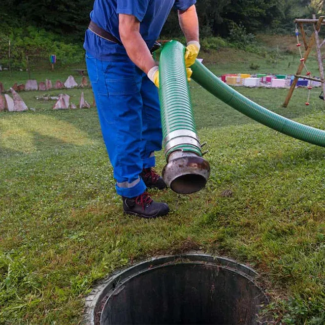 septic-pumping-service-640px.jpg