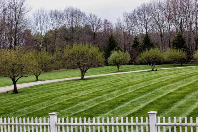 work photo from yardscapeslandscape.com