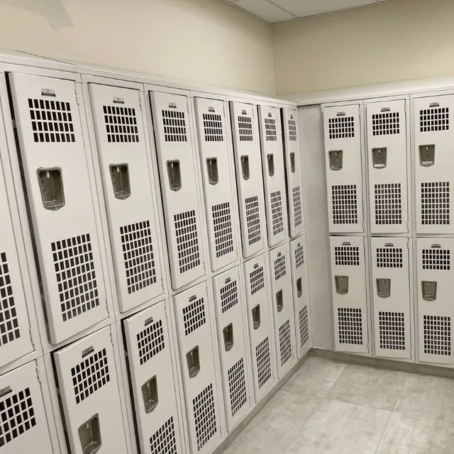 electrostatic-painted-locker-2