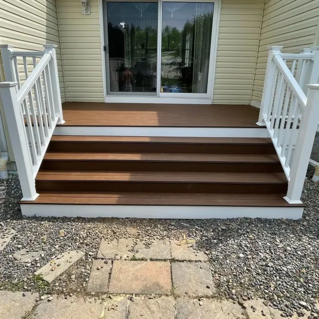 DECKS & PORCHES