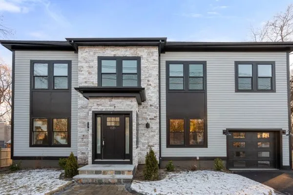 1-web-or-mls-Exterior (3 of 10)