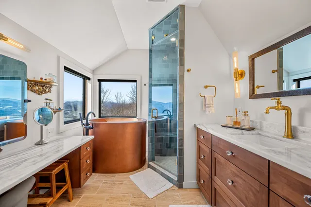 Lacillade Kitchen + Bath work photo