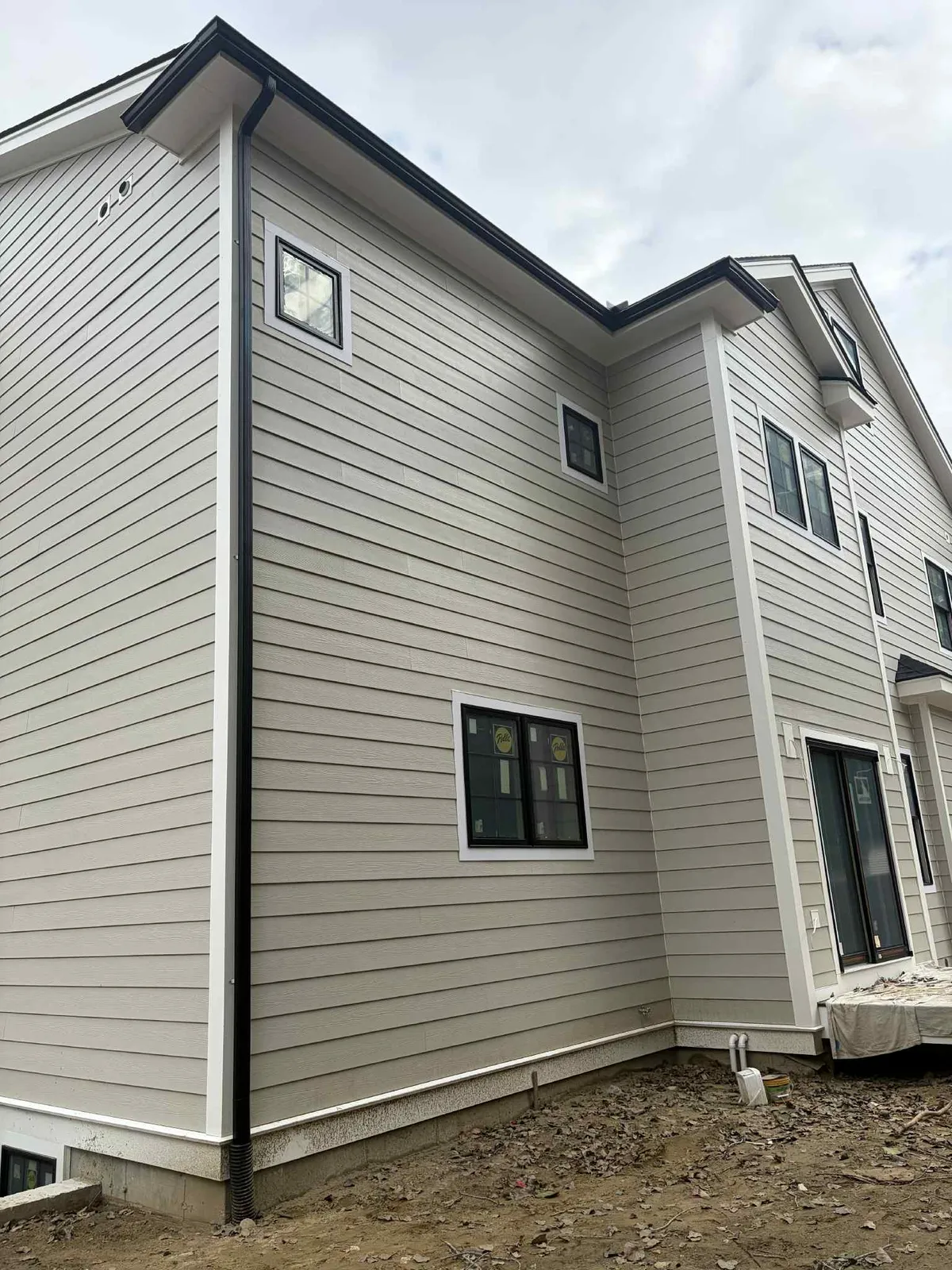 Solis Remodeling Inc.roofing siding seamless gutters Lynn Massachusetts
