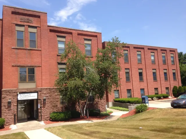 Renovation of a hospital in southern Connecticut  Services provided:  - Lift work  - OSHA certified scaffolding for all pedestrian entrances and exits  - Dust controlled cutting of mortar joints  - Repointing of mortar joints  - Caulking of all expa