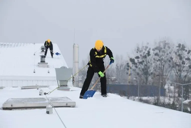 commercial-roof-snow-removal-somerville-ma