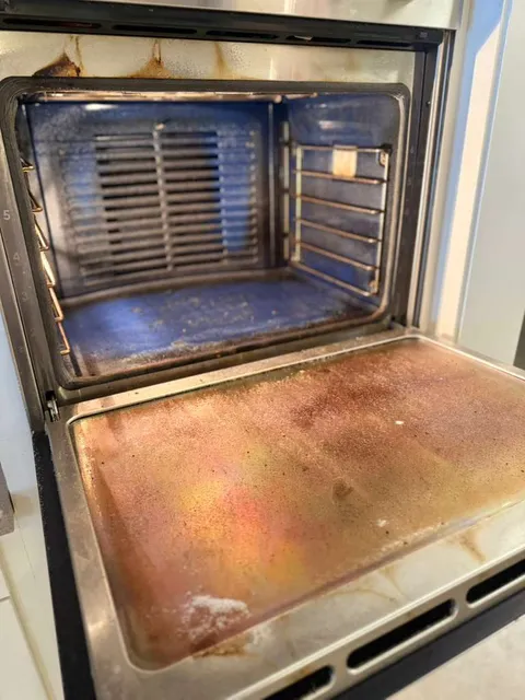 Oven before deep cleaning