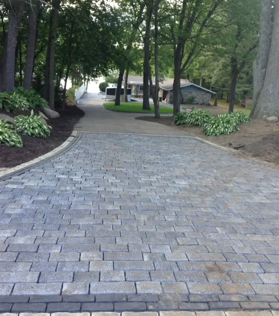 work photo from blackdiamondpaving.us